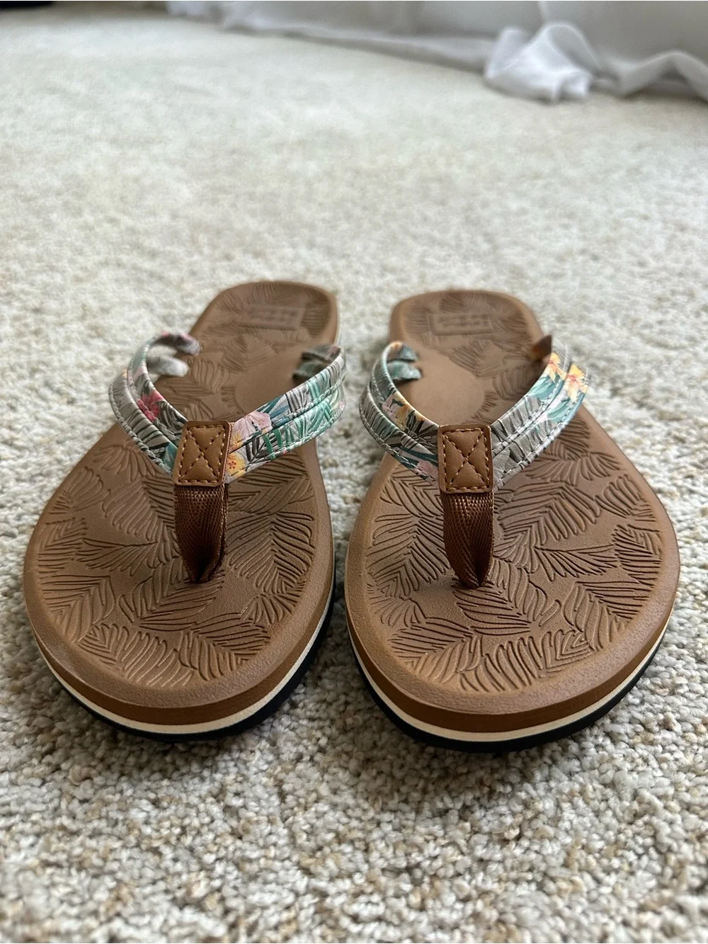 Island Beach Women's Brown Floral Strap Flip Flops - Picture 4 of 5